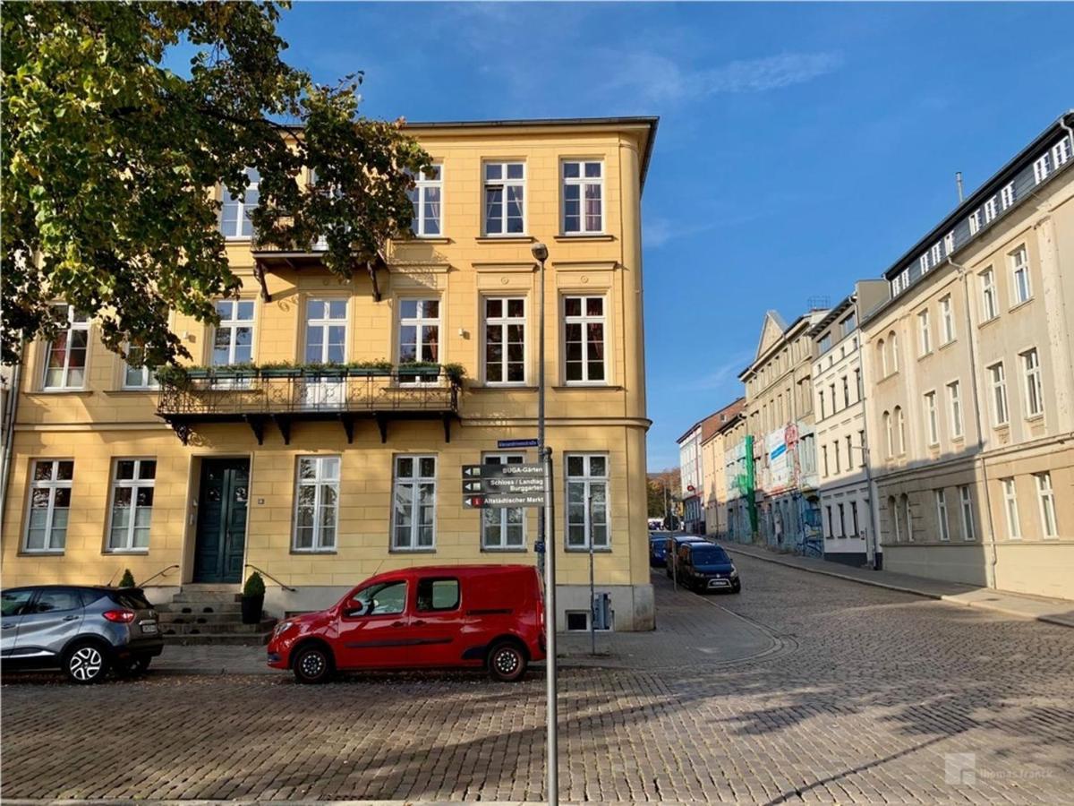 Das Ferienapartment Alexandrine Direkt Am Pfaffenteich Mit Eigenem Parkplatz Schwerin  Exterior photo