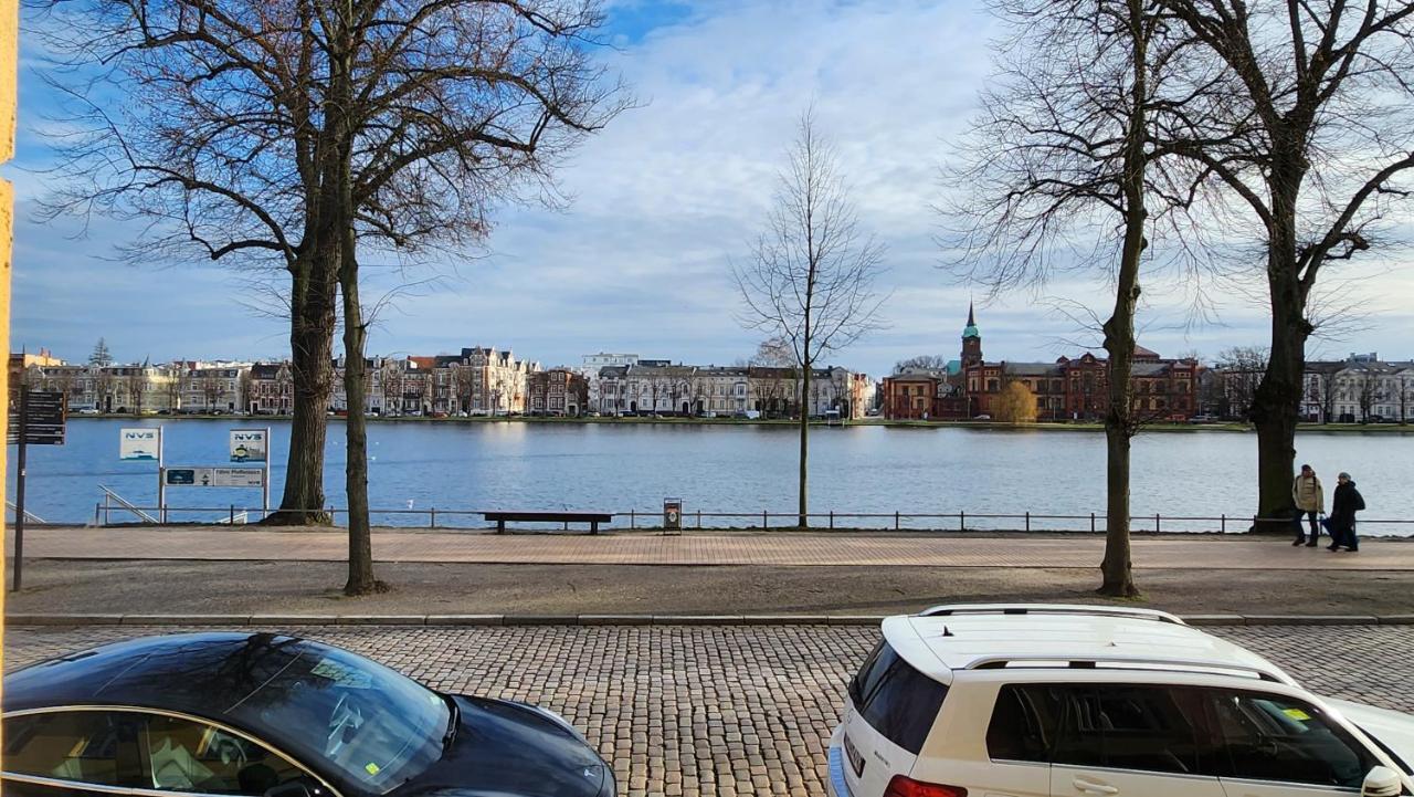 Das Ferienapartment Alexandrine Direkt Am Pfaffenteich Mit Eigenem Parkplatz Schwerin  Exterior photo